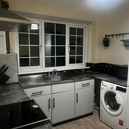Xb Property - Comfy House Perfect For Families Contractors Relocators West Bromwich Eksteriør bilde