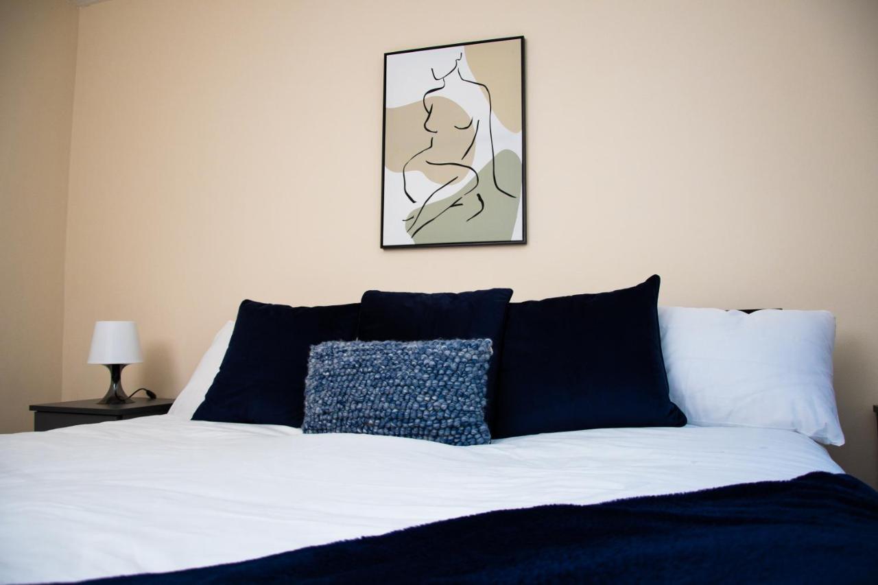 Xb Property - Comfy House Perfect For Families Contractors Relocators West Bromwich Eksteriør bilde
